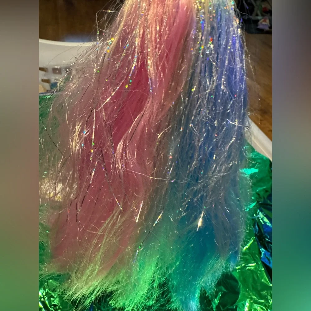 Barbie Dreamtopia doll & Malibu surfboard pink, blue & silver hair